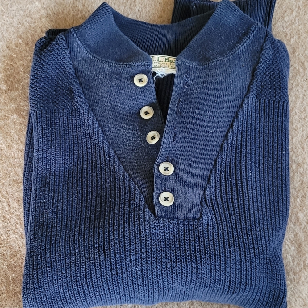 L.L. Bean Men's V-Neck Sweater - Navy Blue